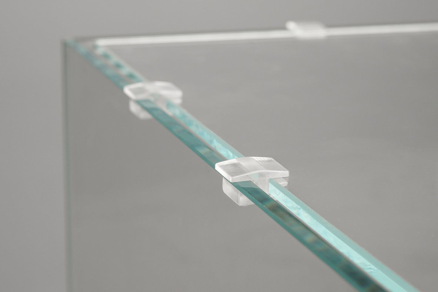 LANDEN Low-Profile Clear Acrylic Aquarium Glass Cover Clips, Holder for 4mm Glass Lid - 12pcs/Pack, Minimalist, Compatible with Rimless Tanks of All Thicknesses