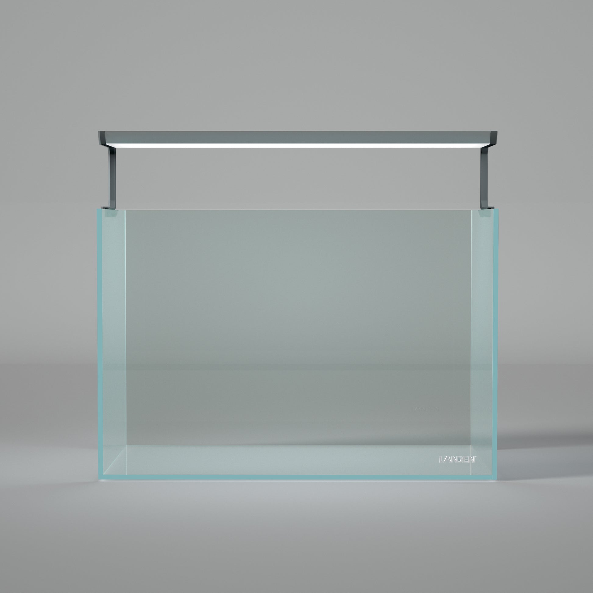 LANDEN AQUABRITE 45 mounted on a rimless glass aquarium